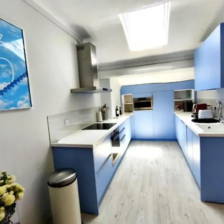 25 Rue Hoche Apartamento *